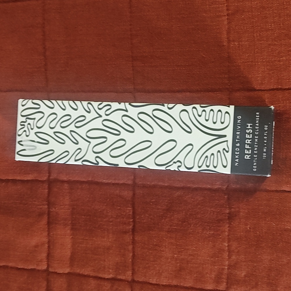 Naked & thriving refresh gentle enzyme cleanser